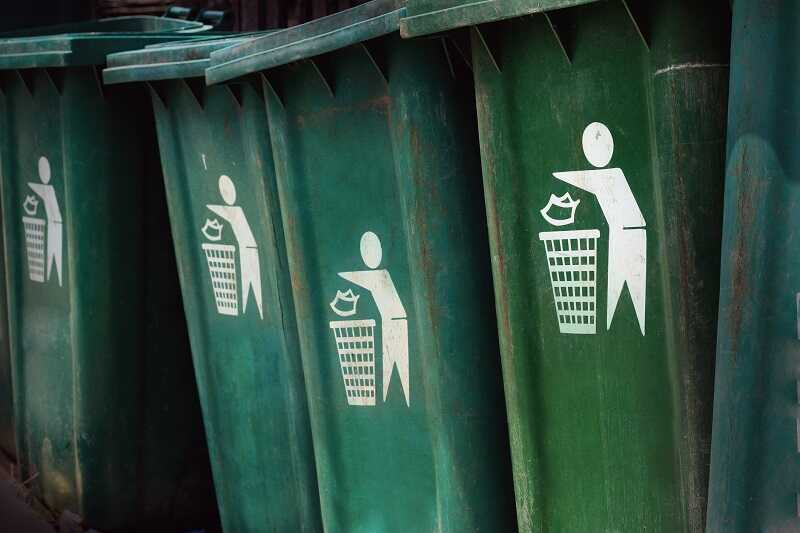 pojemniki na śmieci